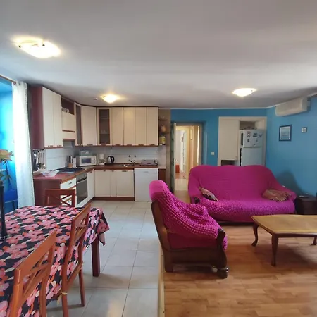 Peaceful Paradise Apartment Kastela